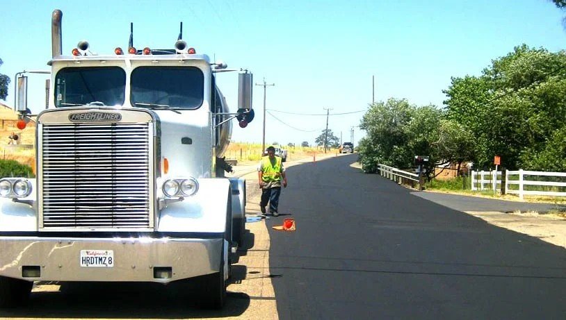 5 Signs Your Asphalt Needs Immediate Resurfacing